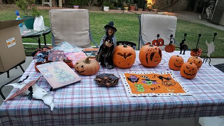 Halloween 🎃 decor and misc