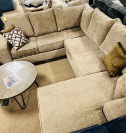 Reversible chaise nice Sectional!