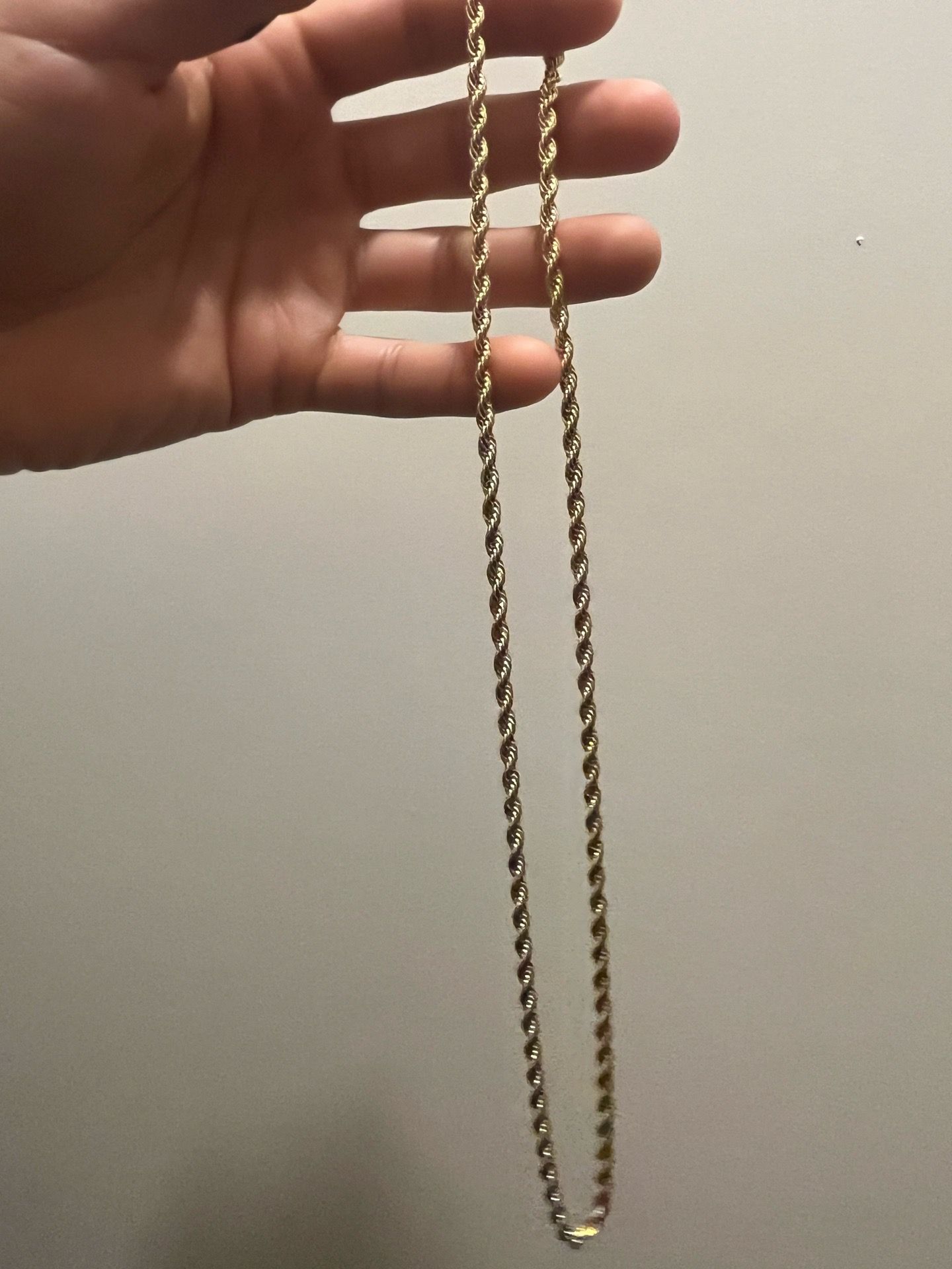 Gold rope chain