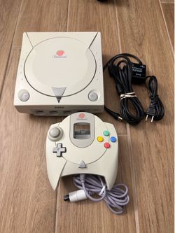 SEGA Dreamcast Launch Edition Home Console - White.                         A86