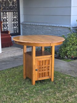 Beautiful Solid Wood Round Table with Storage