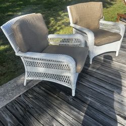 Outdoor Lounge Chairs