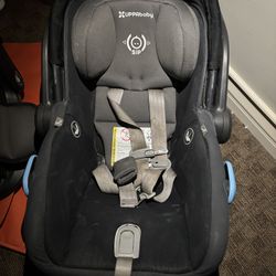Uppababy Mesa Car Seat with Extra Base