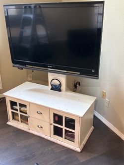 Tv furniture w built in tv mount