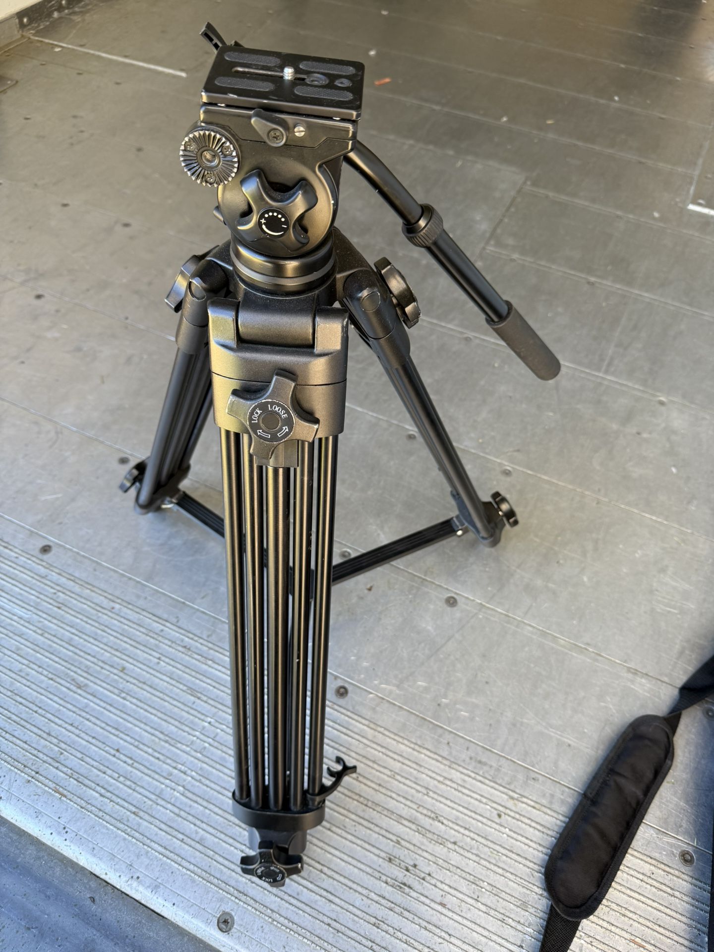 Tripod Dolica With Video Head MT-717