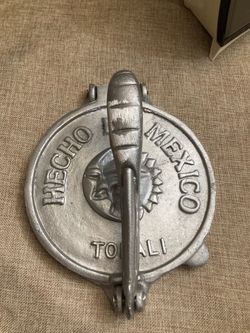 Hecho Mexican Metal aluminum tortillas maker