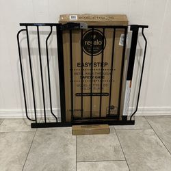 Wide Pet Gate / Baby Gate - Fits Openings 29” - 38.5”