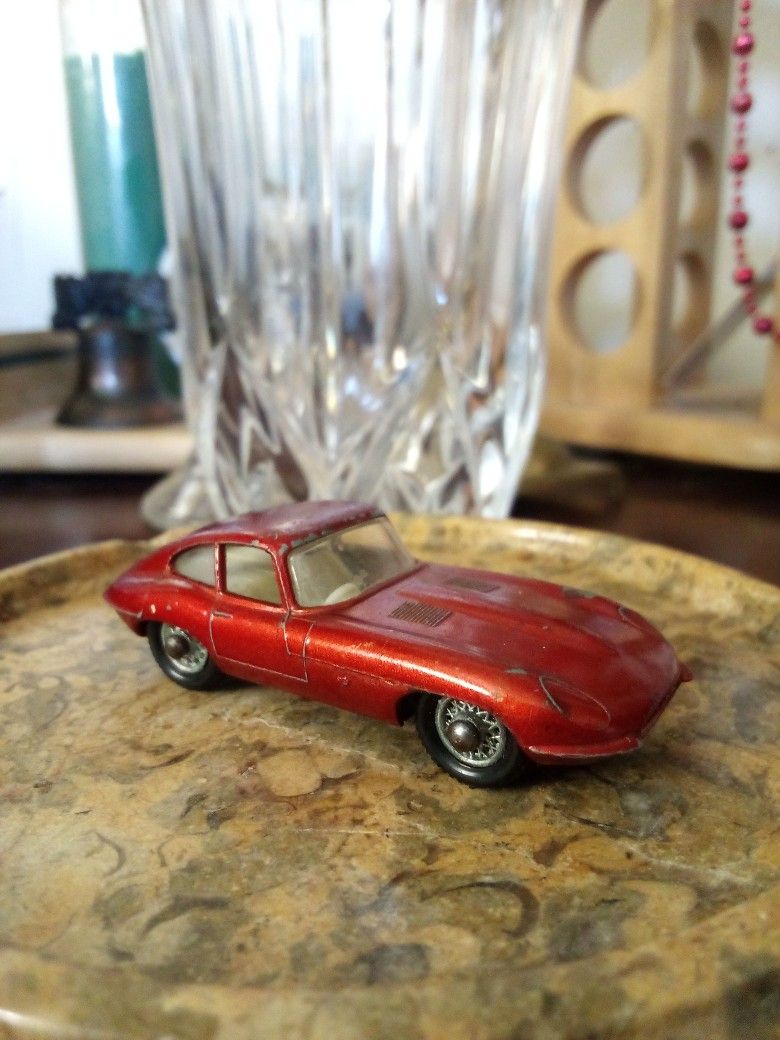 1962 Vintage Matchbox No. 32 “E” Type Jaguar Product Made In England