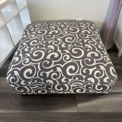Super Duper Cute Ottoman - And Comfortable!! 