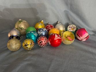 A variety of Christmas ornaments (a lot)