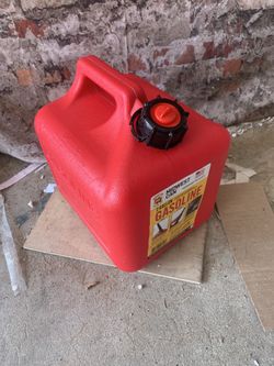 2 GALLON Gas Can New Unused