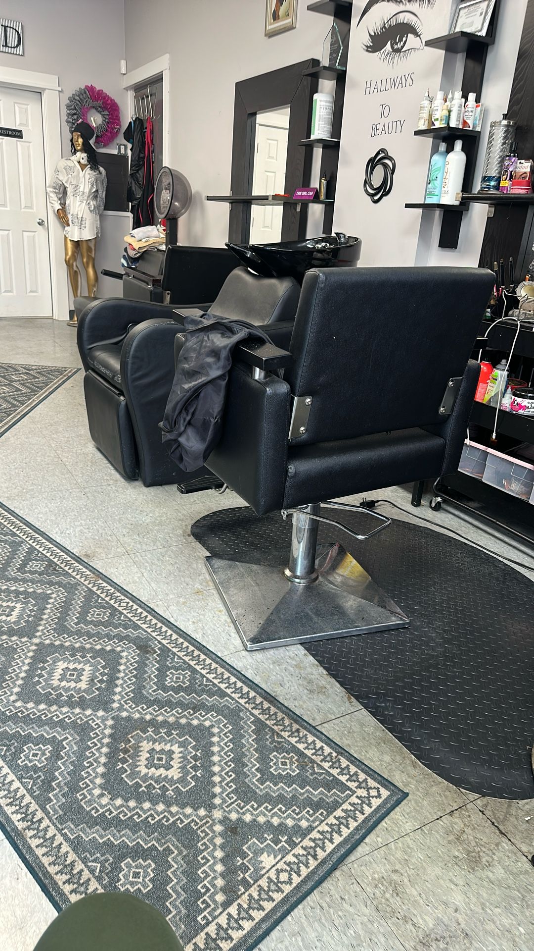 Shampoo Bowl And Styling Chairs