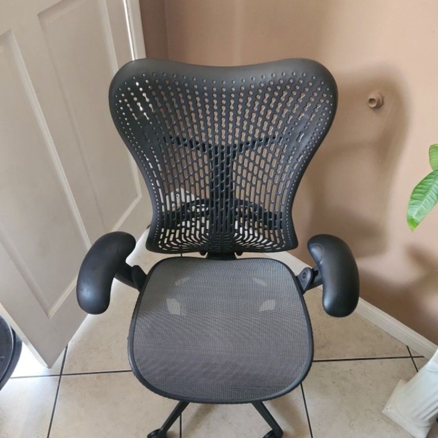 Herman miller mirra chair