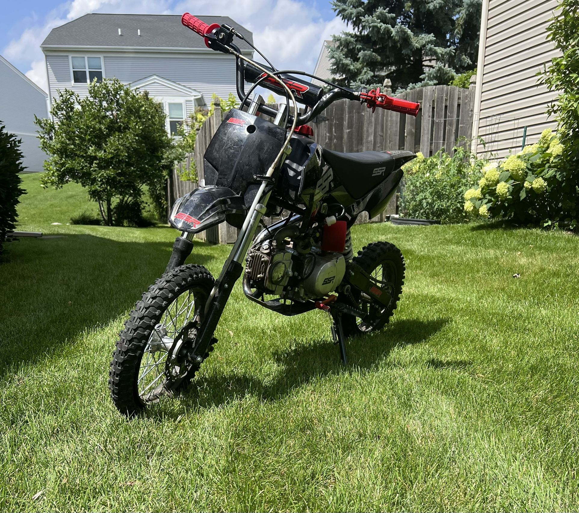 125cc Gas Dirt Bike ,with Clutch And Foot Brake Limited Edition