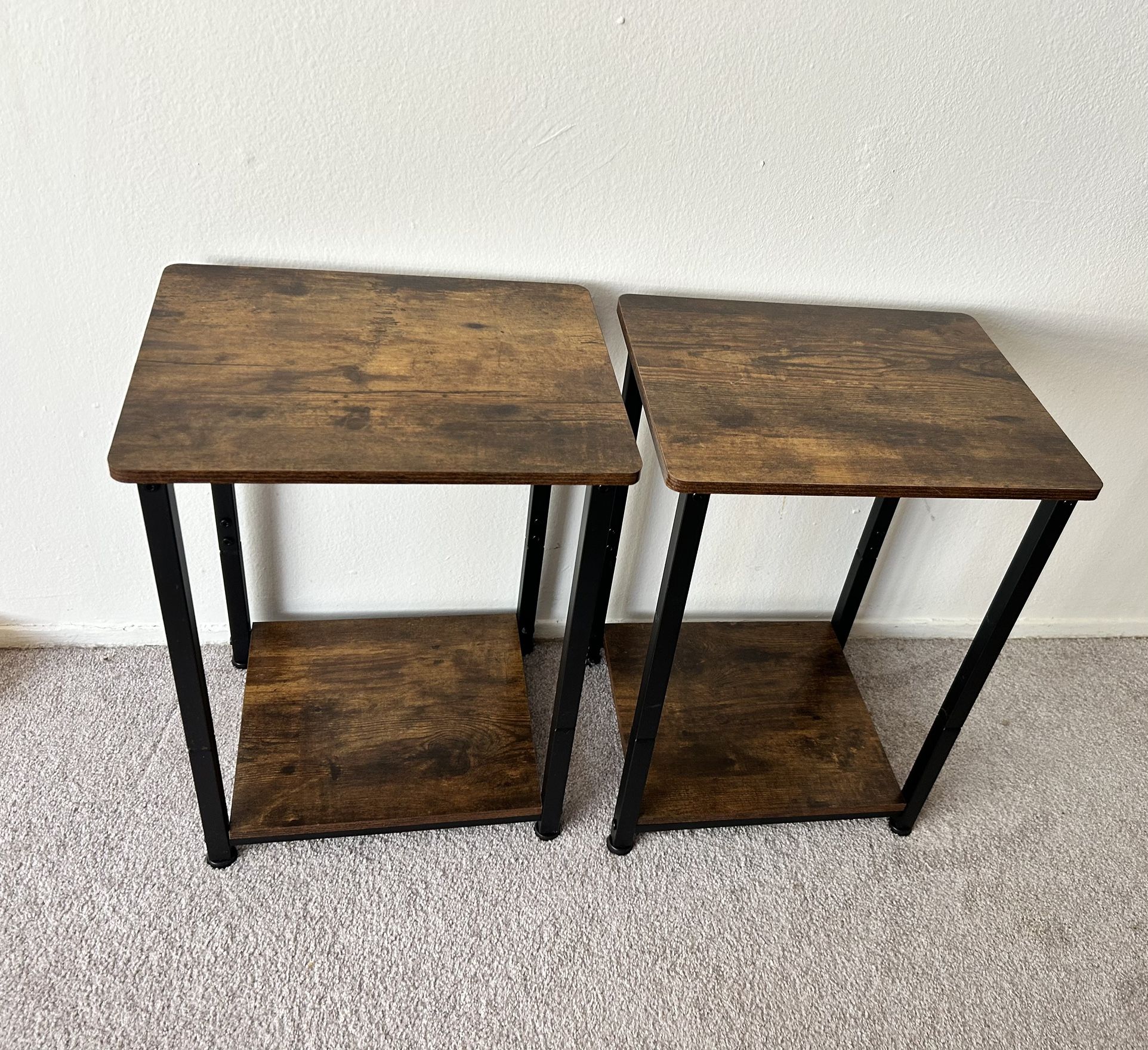 Set Of 2 Side Tables / End Tables