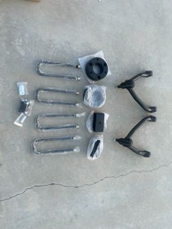 3” Front/ 2” Rear leveling lift kit & Control arms