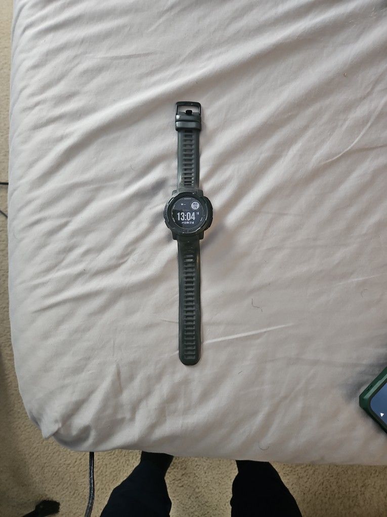 Used Garmin Instinct 2