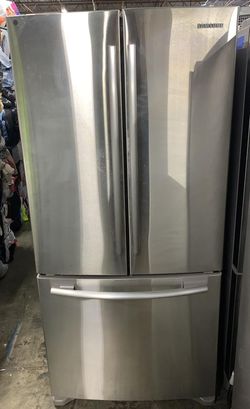 Stainless Steel Samsung Fridge with French Door & Icemaker