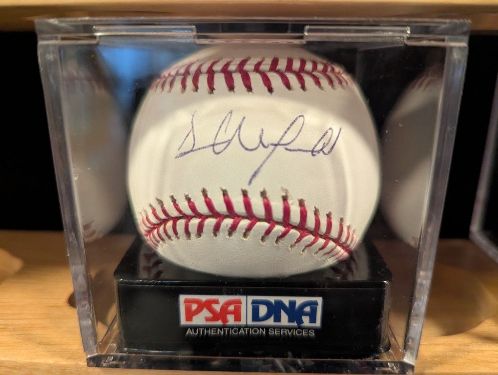 Dave Winfield HOF 2001 Yankees Twins Blue Jays Signed Baseball PSA 9.5