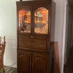 China Cabinet. Hutch. 