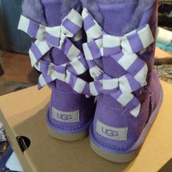 Never Worn In Box UGGs Size 3