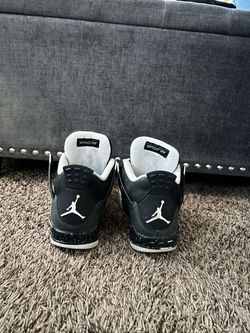 Big kids shoes Jordan 4 retro size 5 youth