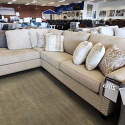 🎈Fast Delivery. Dovemont Putty LAF Sectional 