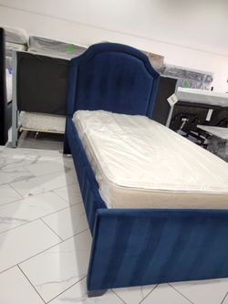 Twin sizes bed with Mattress