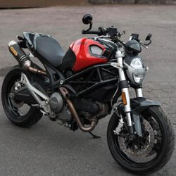Ducati Monster 696