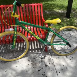 limited spring green so cal flyer willing to do trade but stuck on 450 for Sale in Miami FL OfferUp