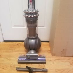 NEW cond DYSON CINETIC  BIG BALL , ANIMAL + ALLERG  , VACUUM  ,  In The BOX 