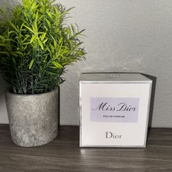 MISS DIOR PERFUME