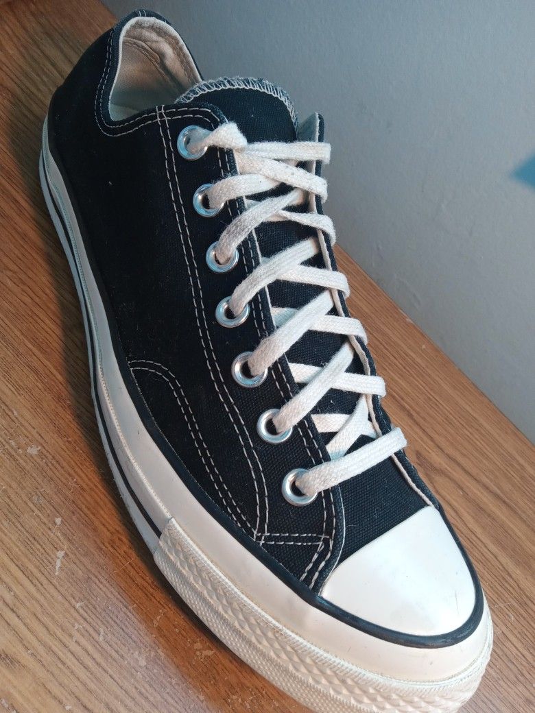 Converse All Stars  Men's 10.5 Woman's 12.5