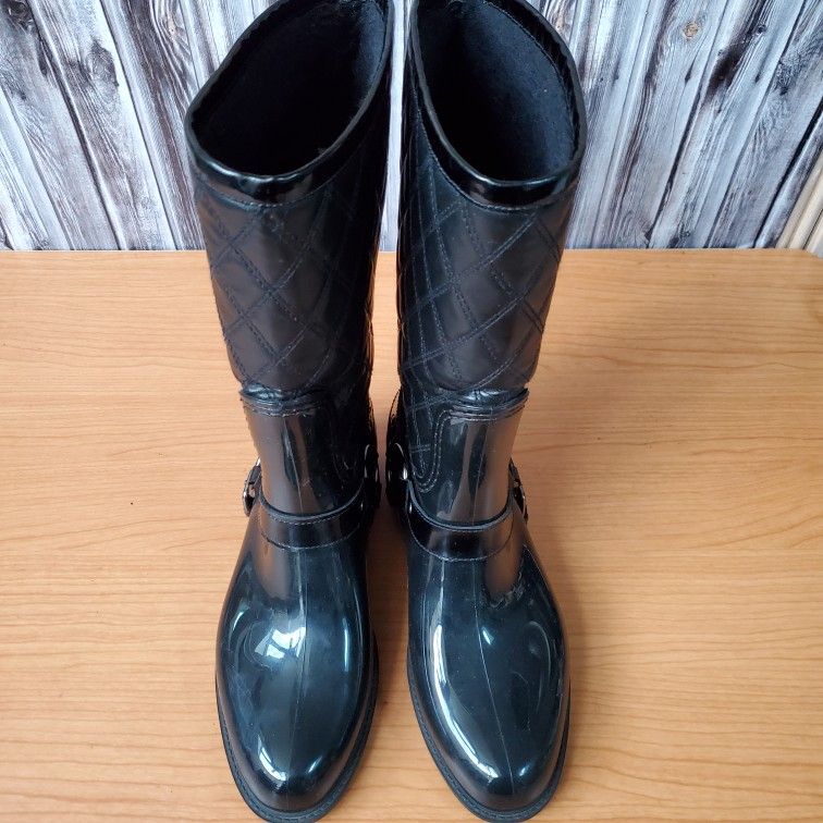 Stuart Weitzman Womens 38 U.S. 7.5 Rain Boots Black Quilted Rubber Harness Biker