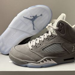 Air Jordan retro 5 Wolf Grey size 10 available .