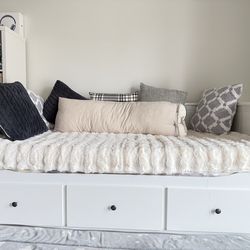 IKEA HEMNS daybed with 3 drawers-good condition-pick up only