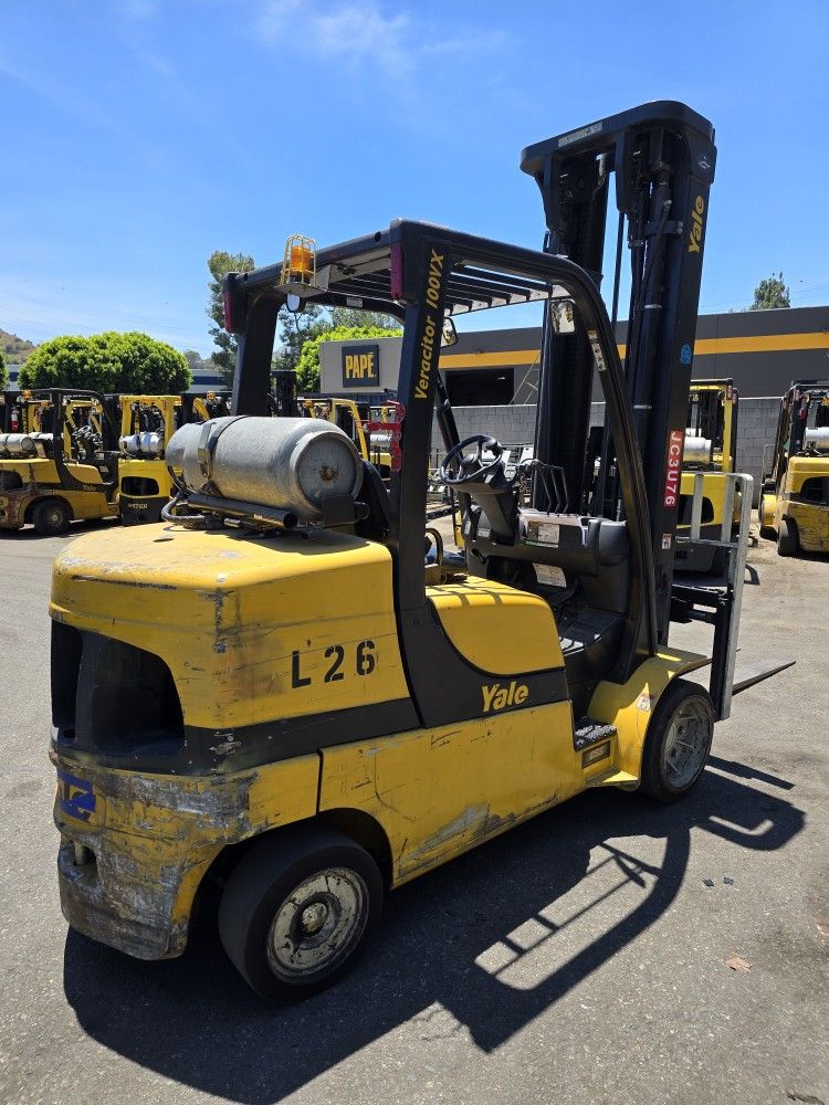 Yale GLC100VX Cushion Tire Forklift 