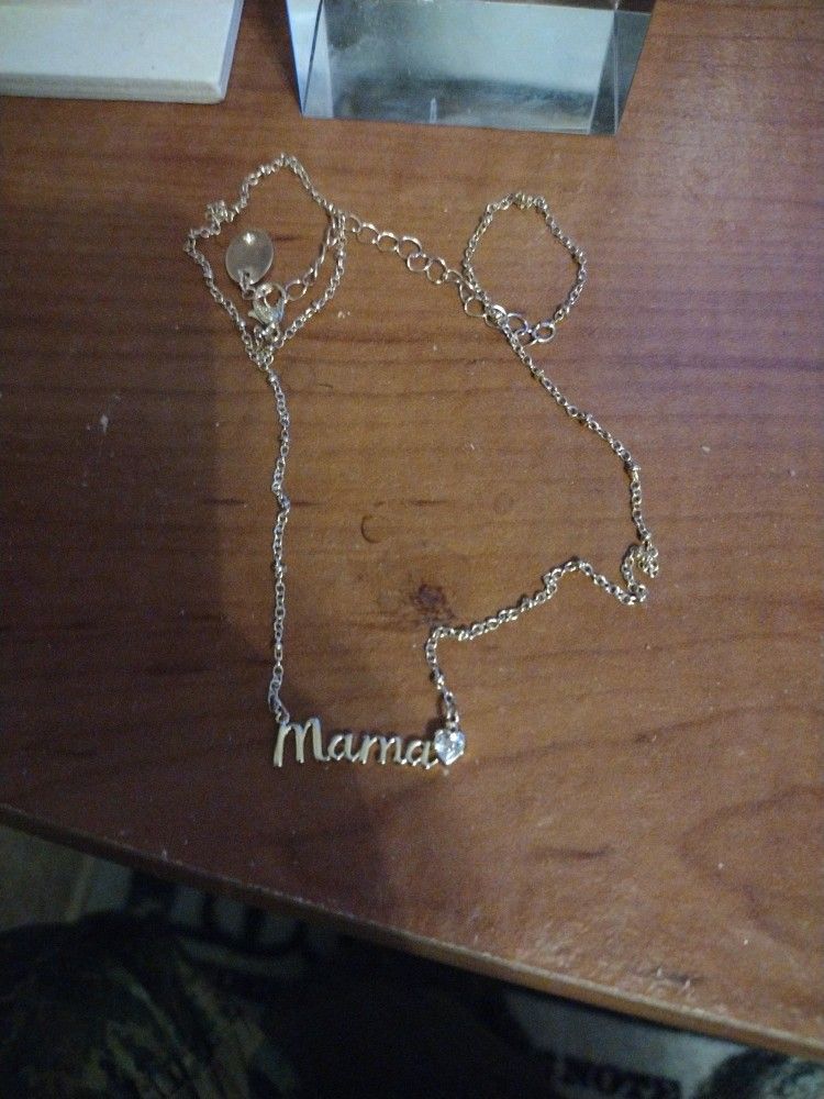 Mama Necklace