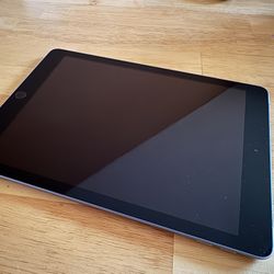 iPad 6th Generation 32GB Wi-Fi + Cellular (SIM supported)