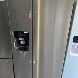 Brand New Whirlpool SXS 33 Wide Refrigerator 