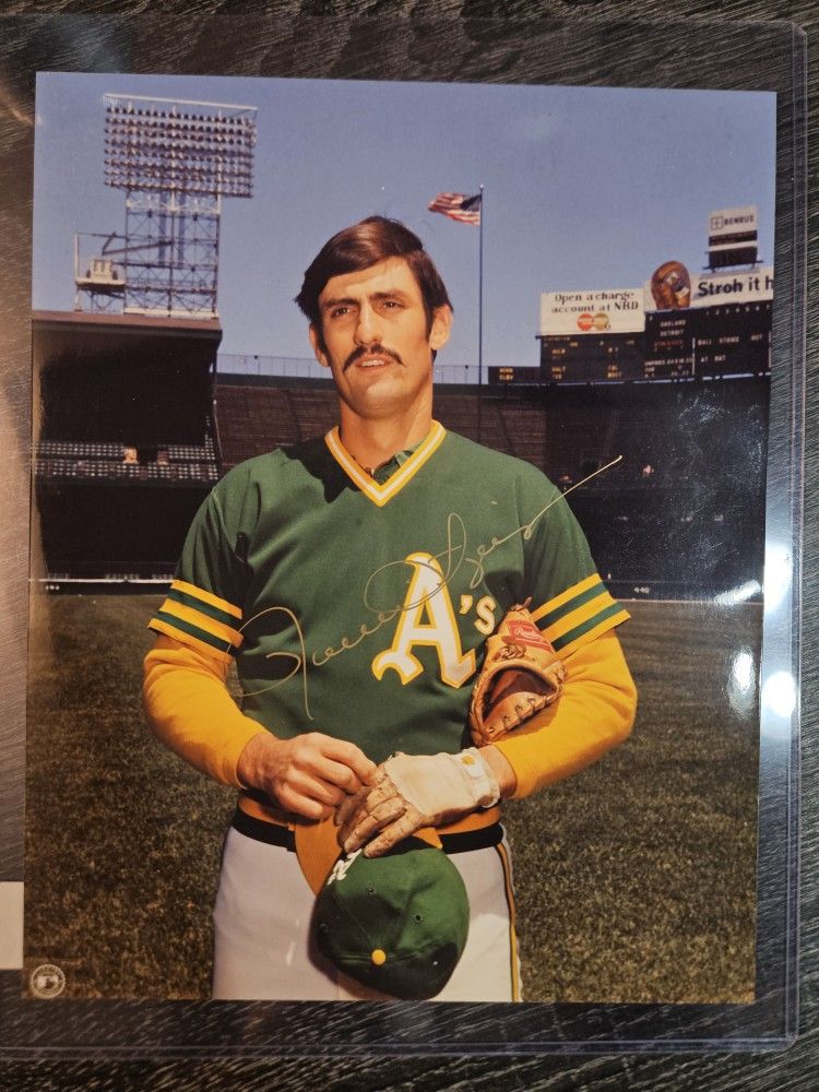 Signed Rollie Fingers Oakland A's 8x10 Photo Autograph MLB Baseball Picture Auto
