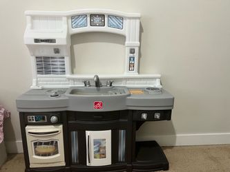 Toddler kitchen set