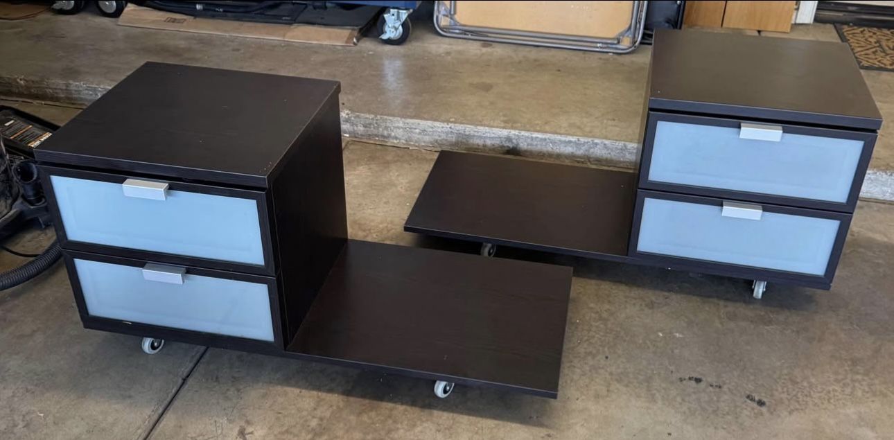 2 Side Tables On Wheels $40 For Both Like New Gilbert And Ray Rd. Check All Pics And Offers.