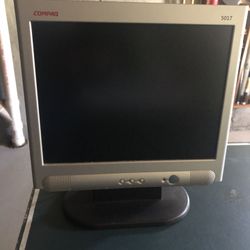 Compaq 5017 Flat Screen Monitor. 15” Viewable Screen,