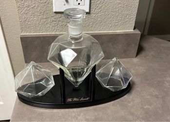 The Wine Savant Diamond Decanter Set.