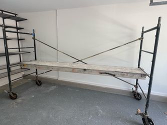 Metal Scaffolding with Wheels
