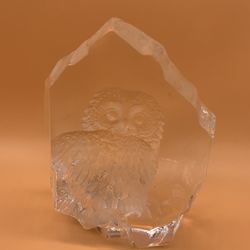 Maletas Sweden Full Lead Crystal Owl Paperweight. Signed