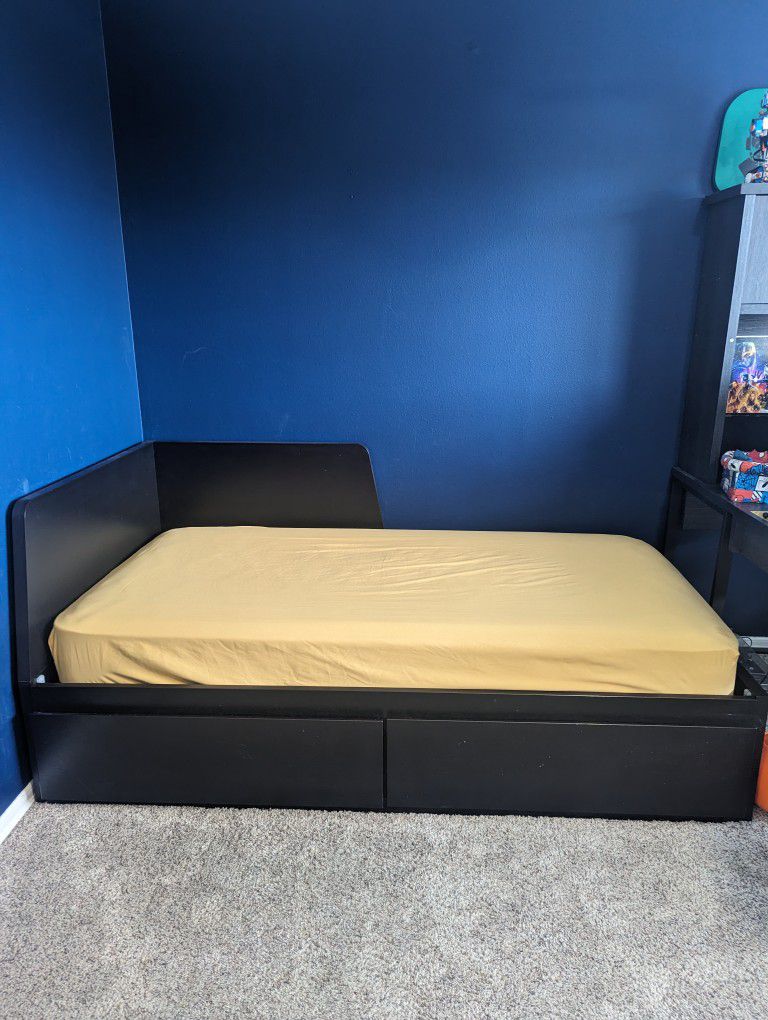 Twin Bed With Pullout Bed 