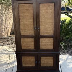 Hamilton Entertainment Armoire