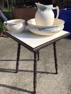 BEAUTIFUL ANTIQUE BOWL, PITCHER AND CHAMBER POT